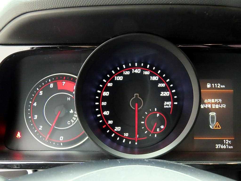 HYUNDAI Avante - Vista 8