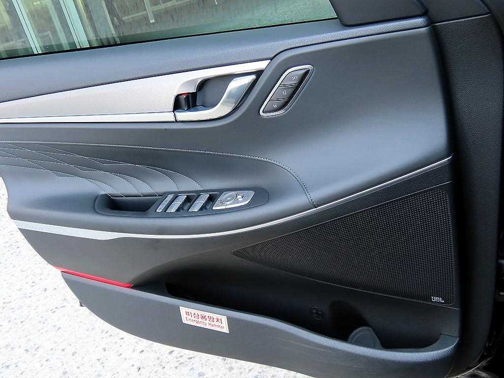 HYUNDAI Grandeur - Vista 12