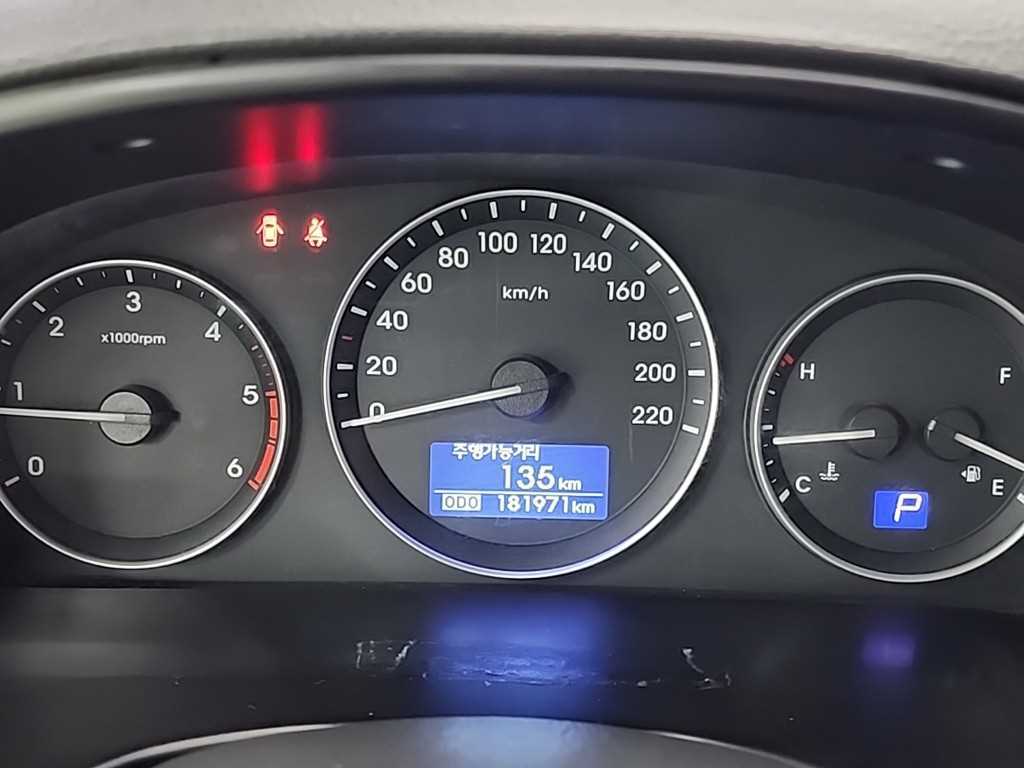 HYUNDAI Starex - Vista 6