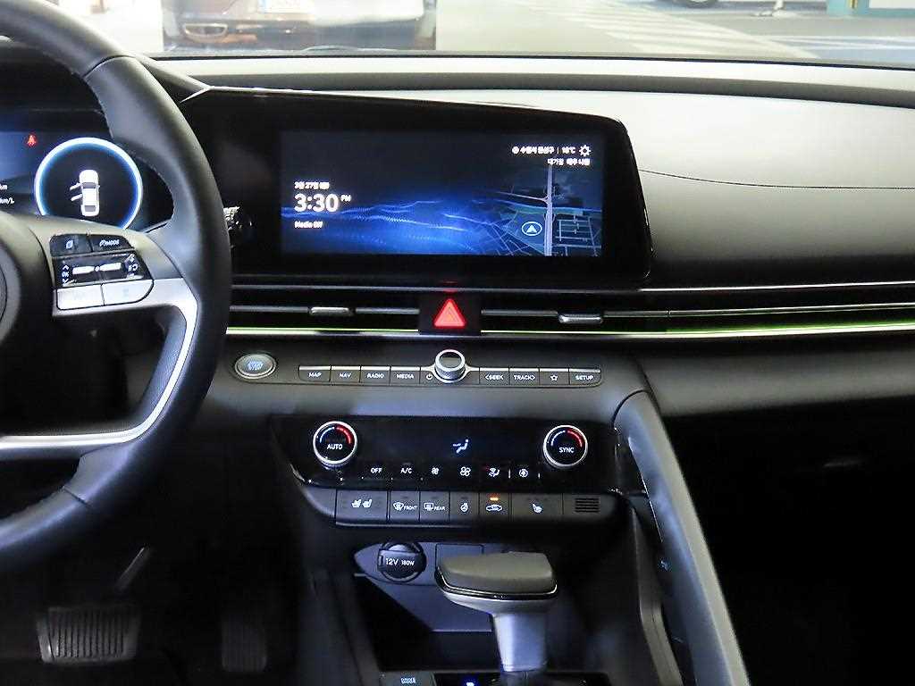 HYUNDAI Avante - Vista 11