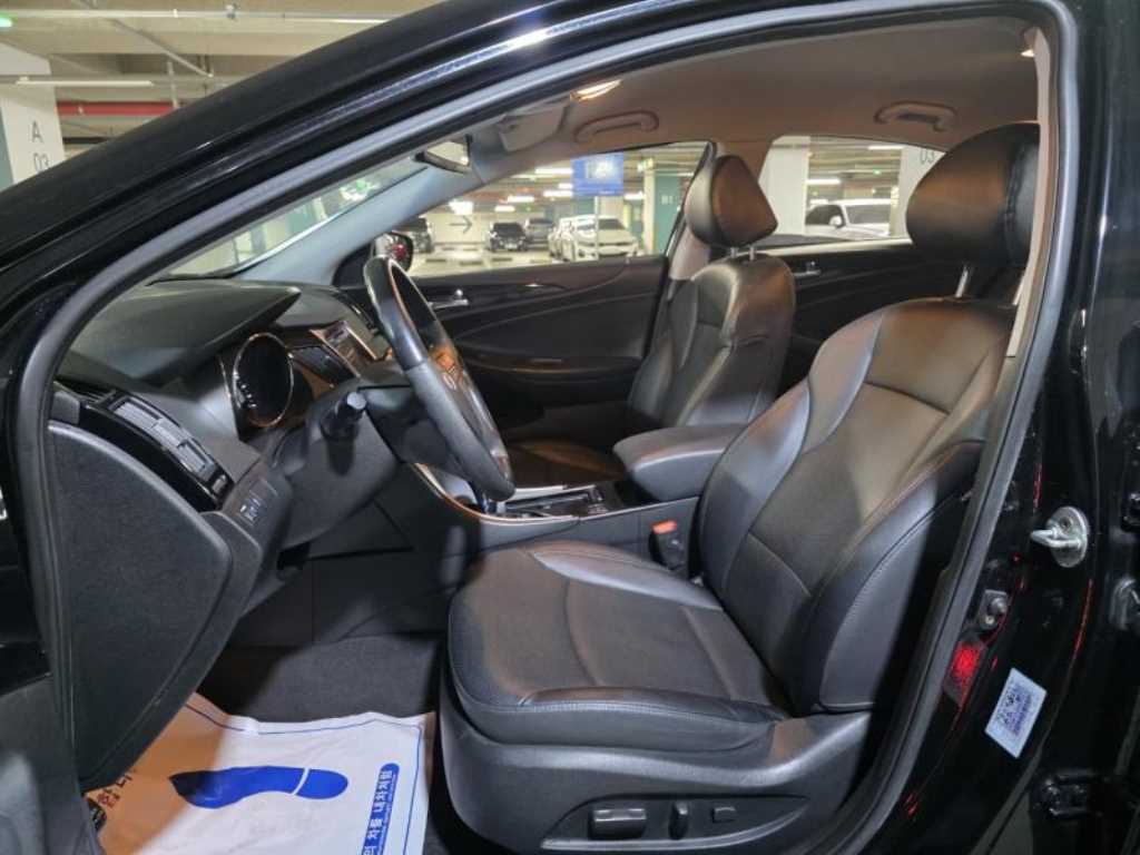 HYUNDAI Sonata - Vista 7