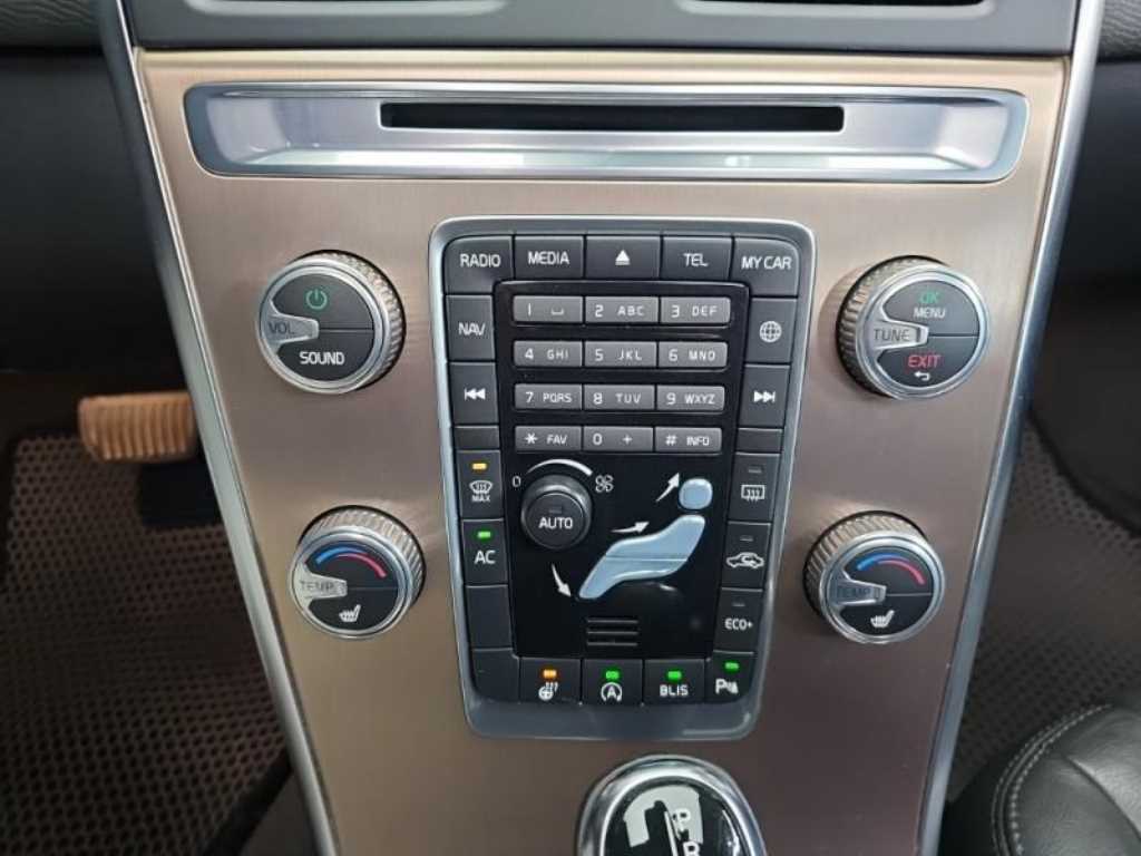 Volvo XC60 2016 Negro - Importación desde Corea - HF Imports Iquique - Foto 13