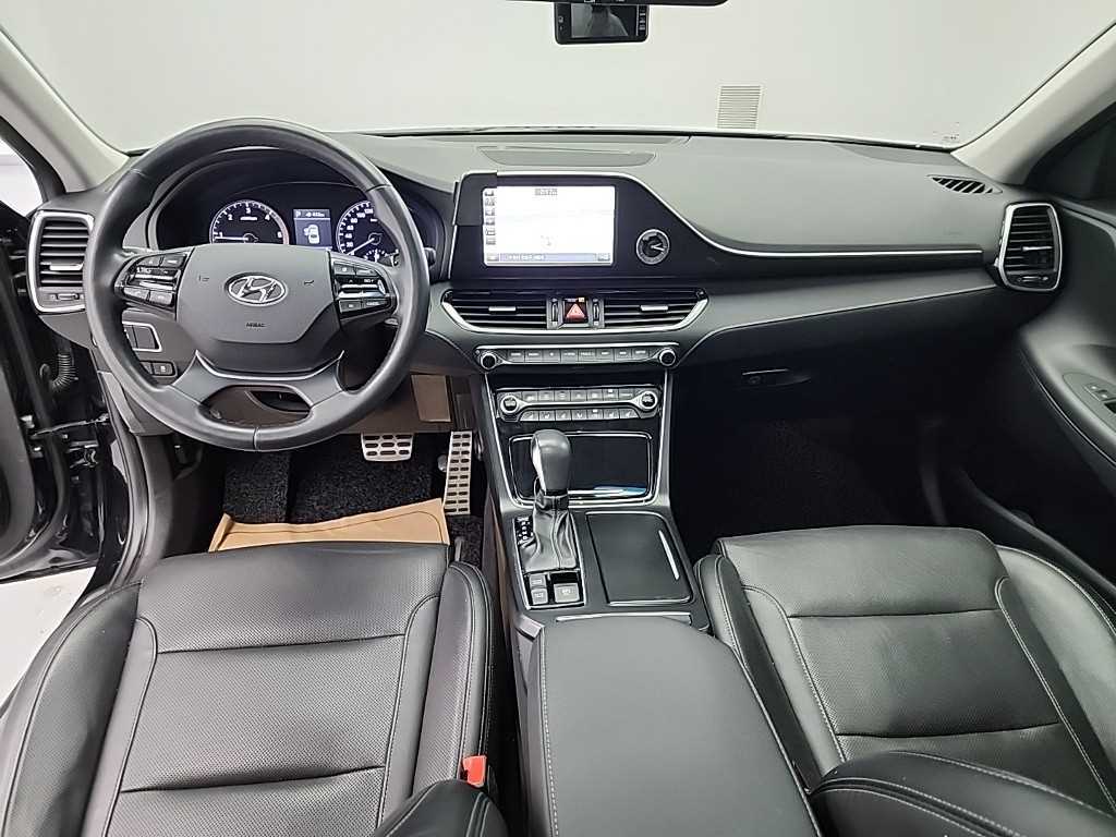 HYUNDAI Grandeur - Vista 7