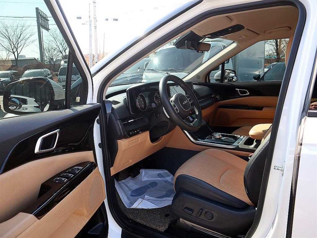 KIA Carnival - Vista 6