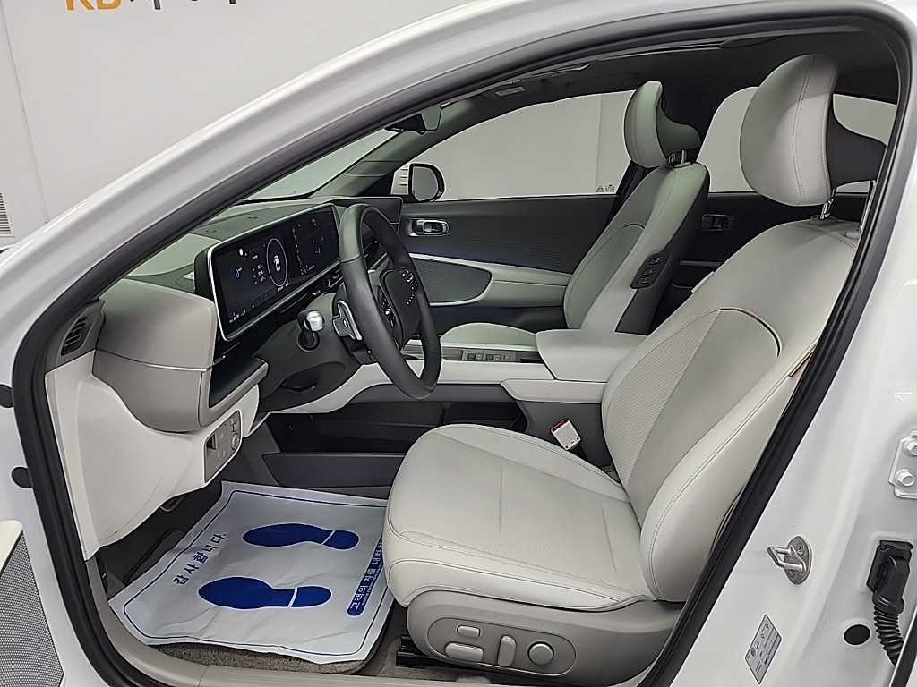 HYUNDAI Ioniq 6 - Vista 11