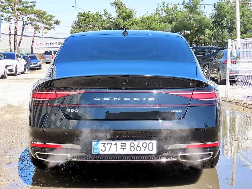 Genesis G90 - Vista 4