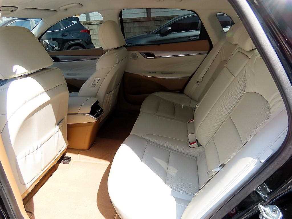 HYUNDAI Grandeur - Vista 6