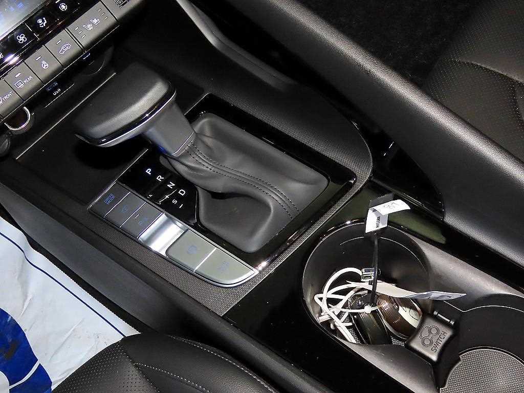 HYUNDAI Avante - Vista 12