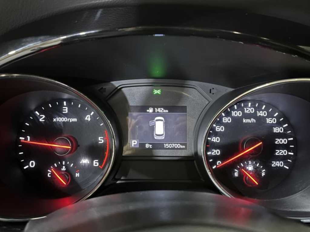 KIA Carnival - Vista 9