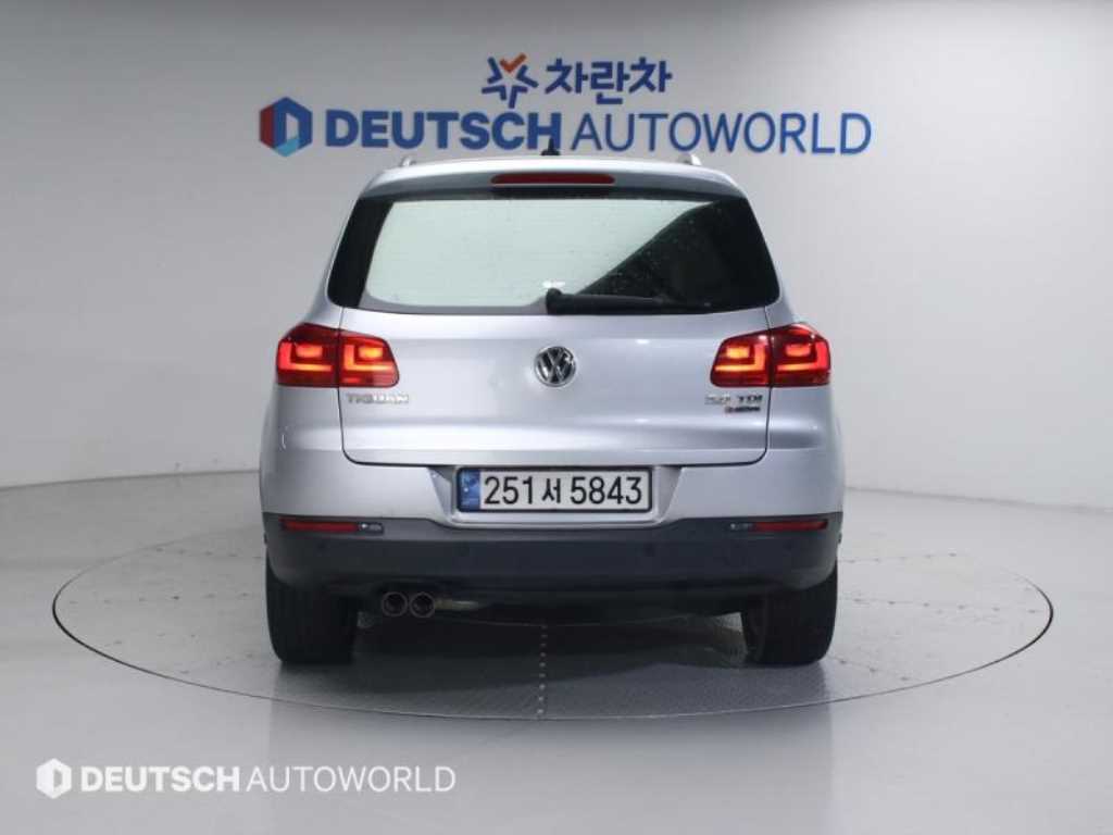 Volkswagen Tiguan - Vista 4
