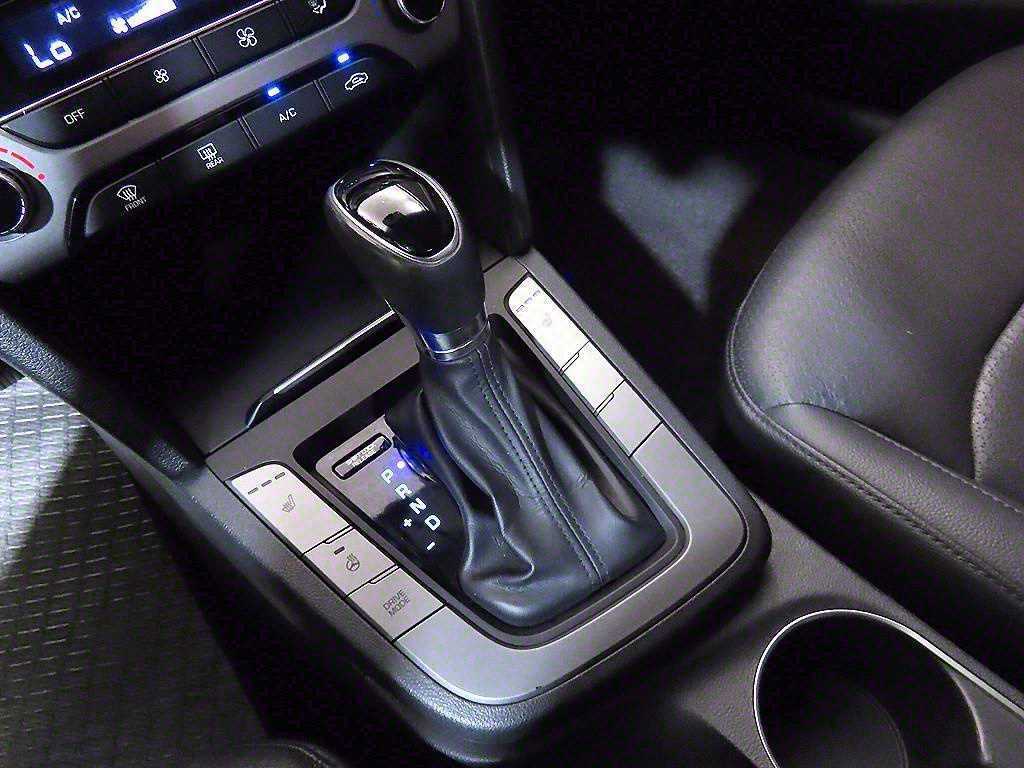 HYUNDAI Avante - Vista 12