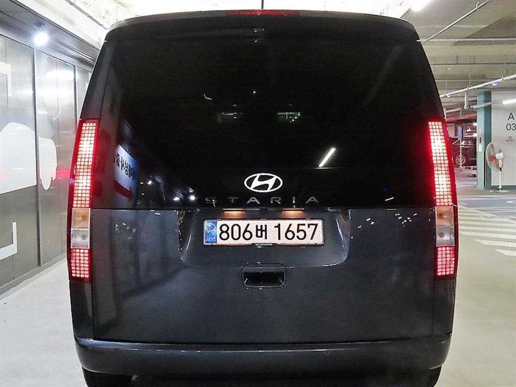 HYUNDAI Staria - Vista 5