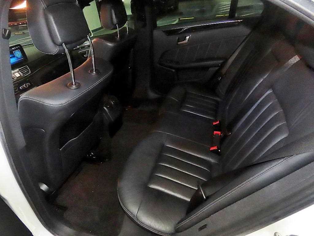 Mercedes Benz E class - Vista 7