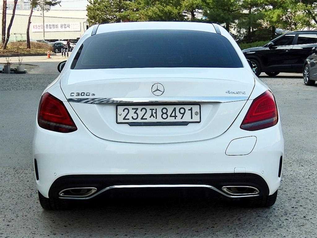 Mercedes Benz C Class - Vista 4