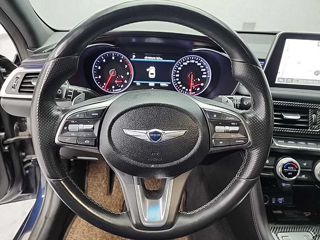 Genesis G70 - Vista 9