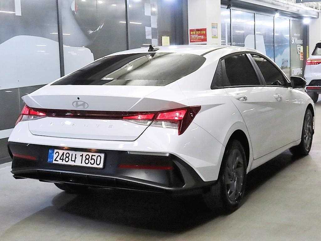 HYUNDAI Avante - Vista 4