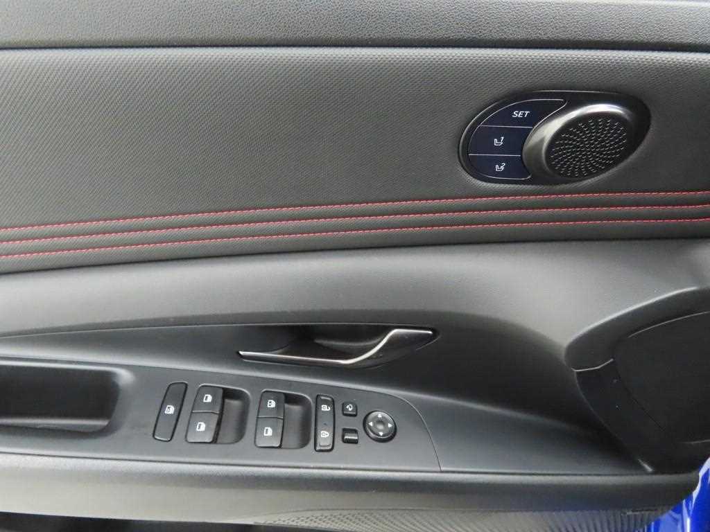 HYUNDAI Avante - Vista 9