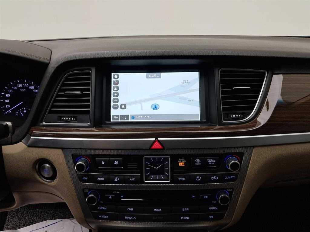 Genesis G80 - Vista 9