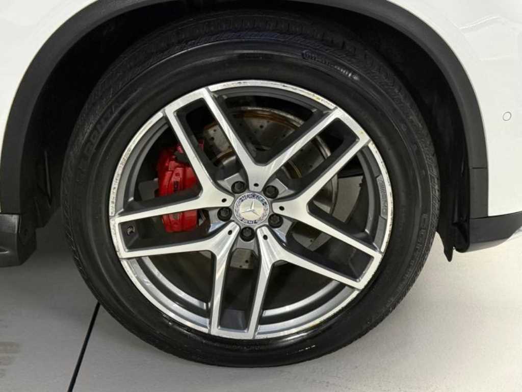 Mercedes Benz GLE Class - Vista 8