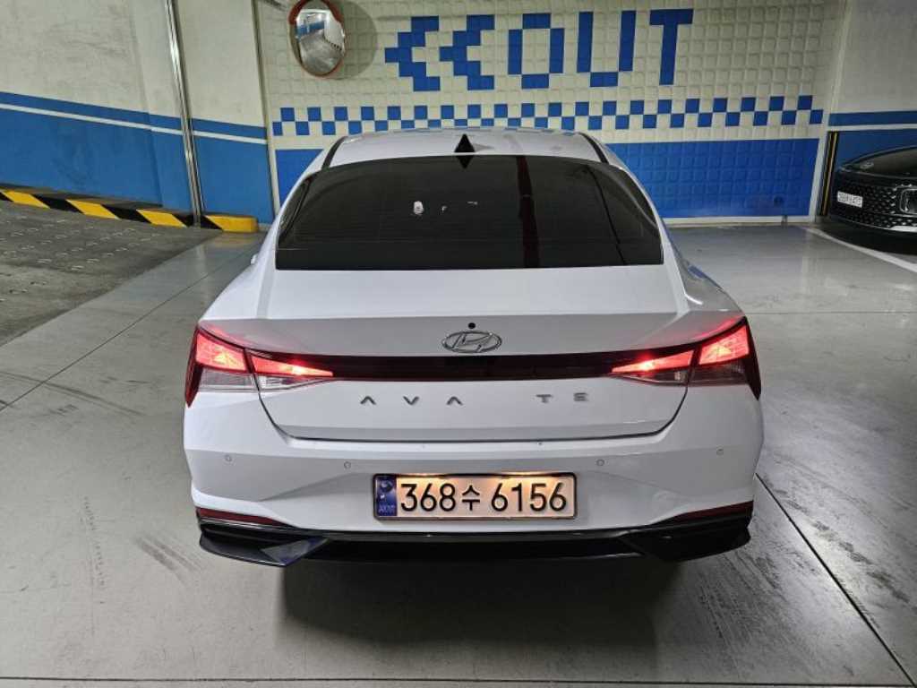 HYUNDAI Avante - Vista 4