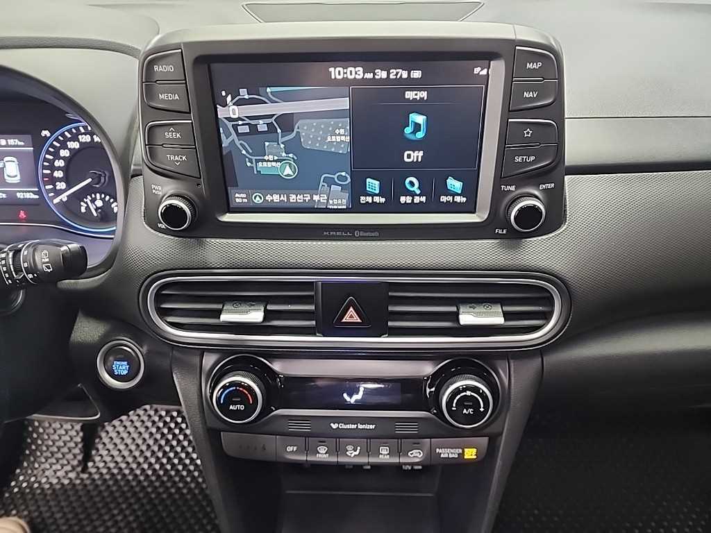 HYUNDAI Kona - Vista 10