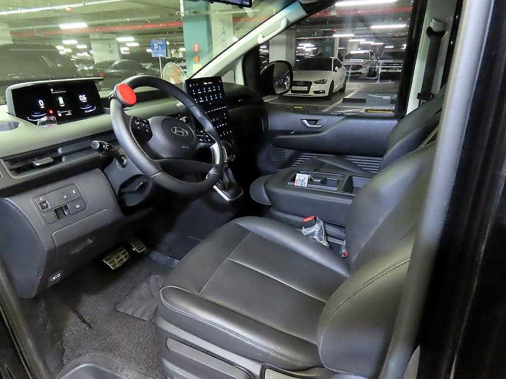 HYUNDAI Staria - Vista 10