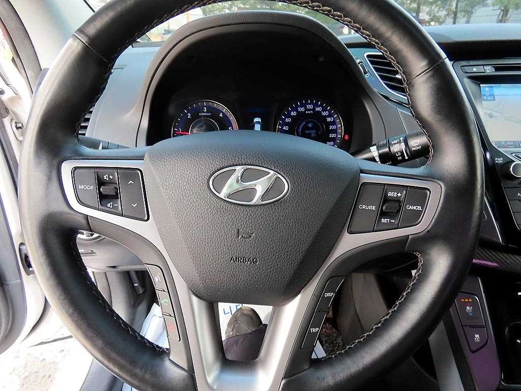 HYUNDAI i40 - Vista 8