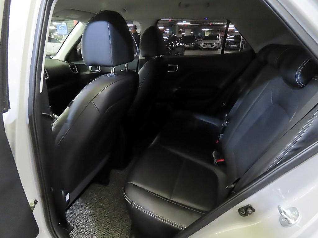 HYUNDAI Venue - Vista 7