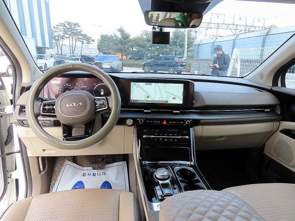 KIA Carnival - Vista 8