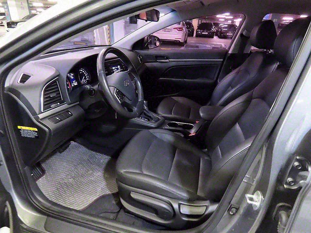 HYUNDAI Avante - Vista 6