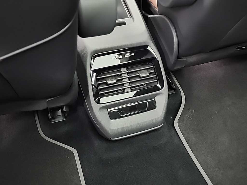 Volkswagen ID.4 2023 Blanco - Importación desde Corea - HF Imports Iquique - Foto 14