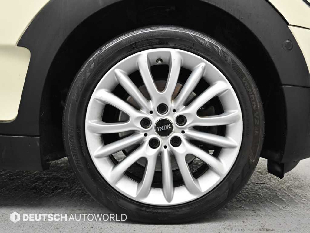 Mini Clubman - Vista 5