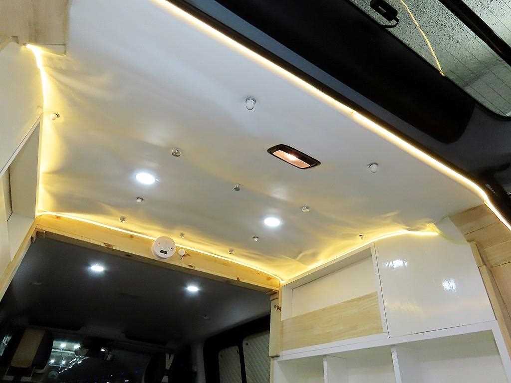 HYUNDAI Staria 2022 Plateado - Importación desde Corea - HF Imports Iquique - Foto 17