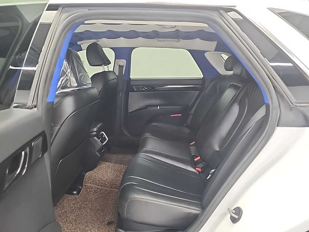 HYUNDAI Grandeur - Vista 12