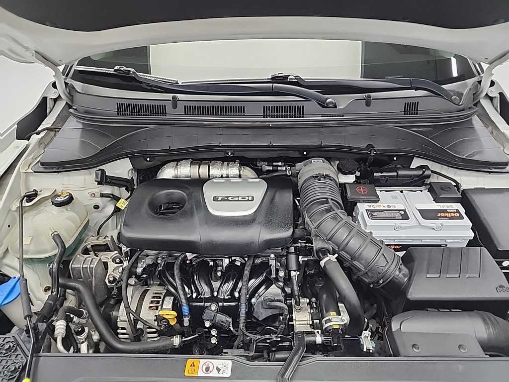 HYUNDAI Kona - Vista 5