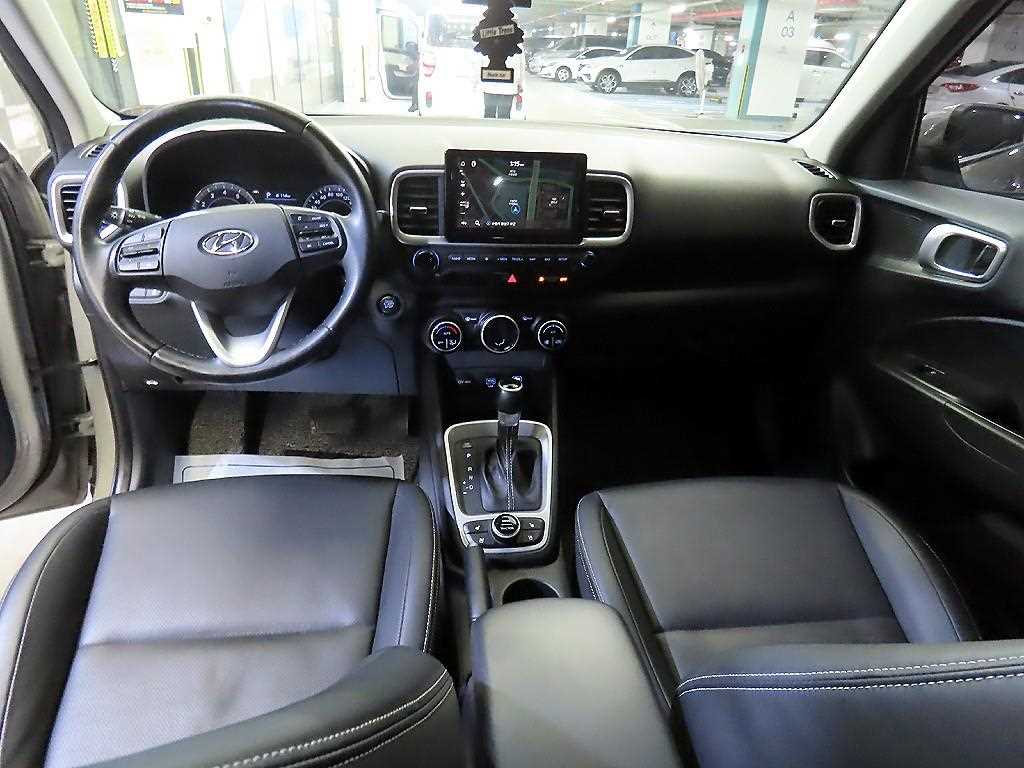 HYUNDAI Venue - Vista 10