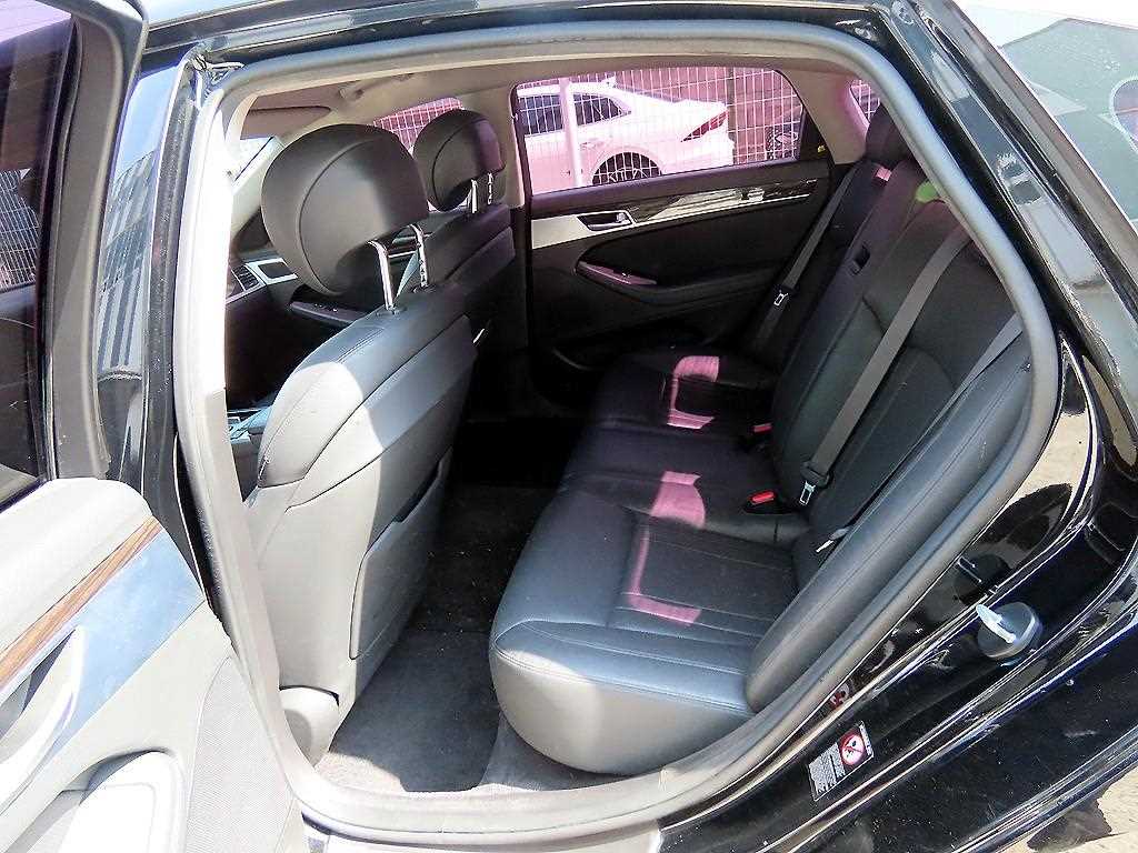 Genesis G80 - Vista 6