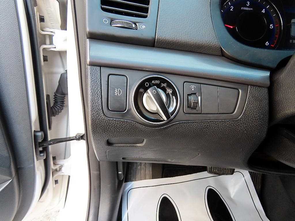 HYUNDAI i40 - Vista 12