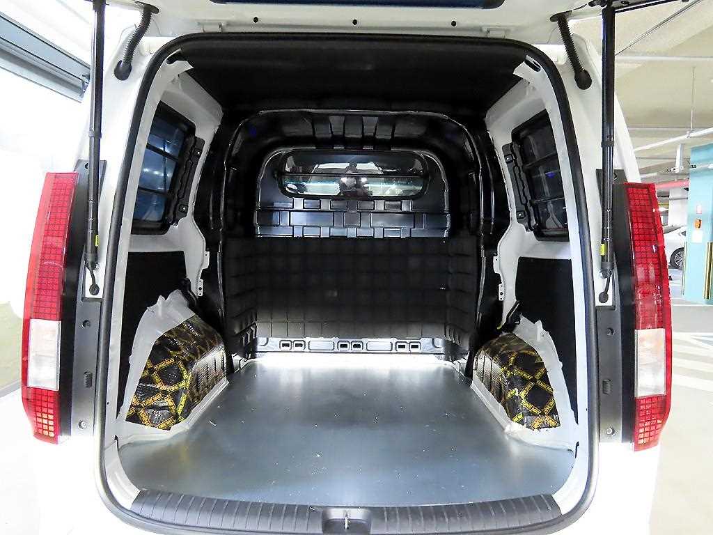 HYUNDAI Staria 2025 Blanco - Importación desde Corea - HF Imports Iquique - Foto 16