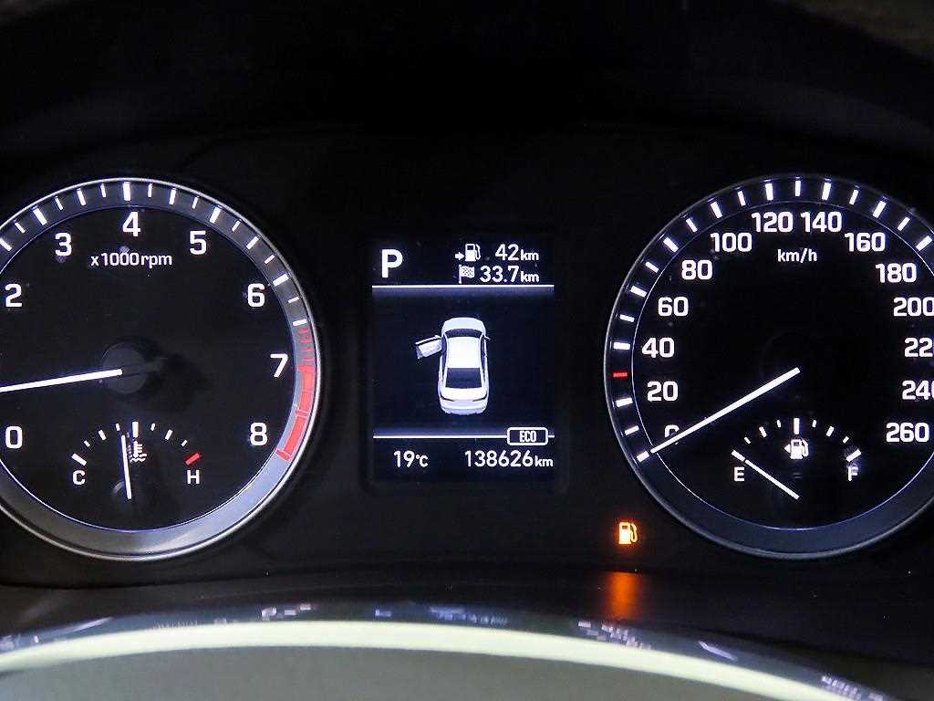 HYUNDAI Sonata - Vista 9