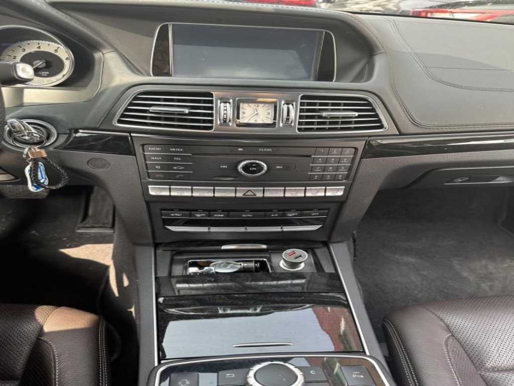 Mercedes Benz E class - Vista 9