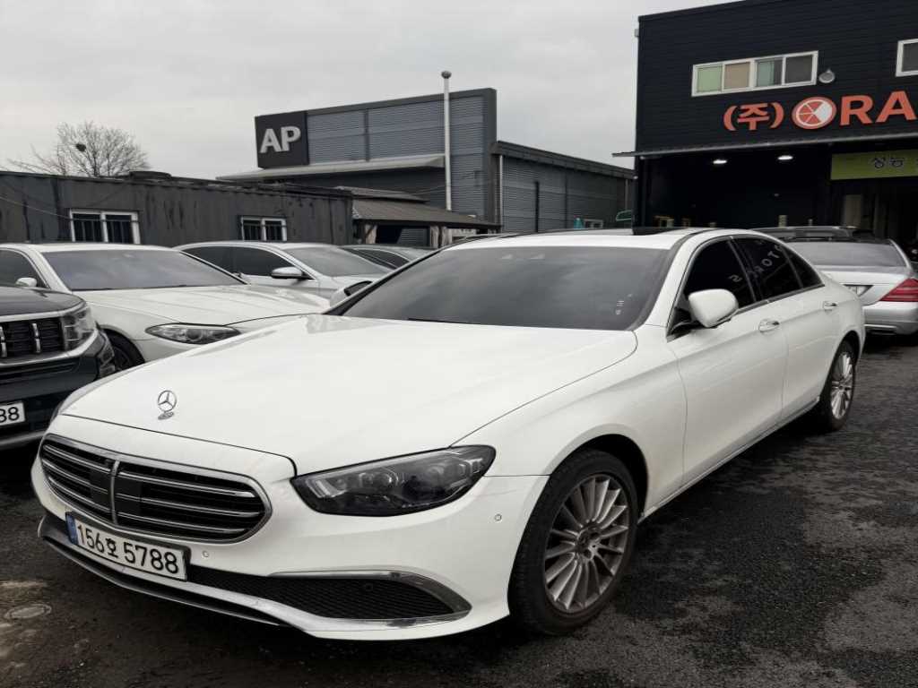 Mercedes Benz E class - Vista 2