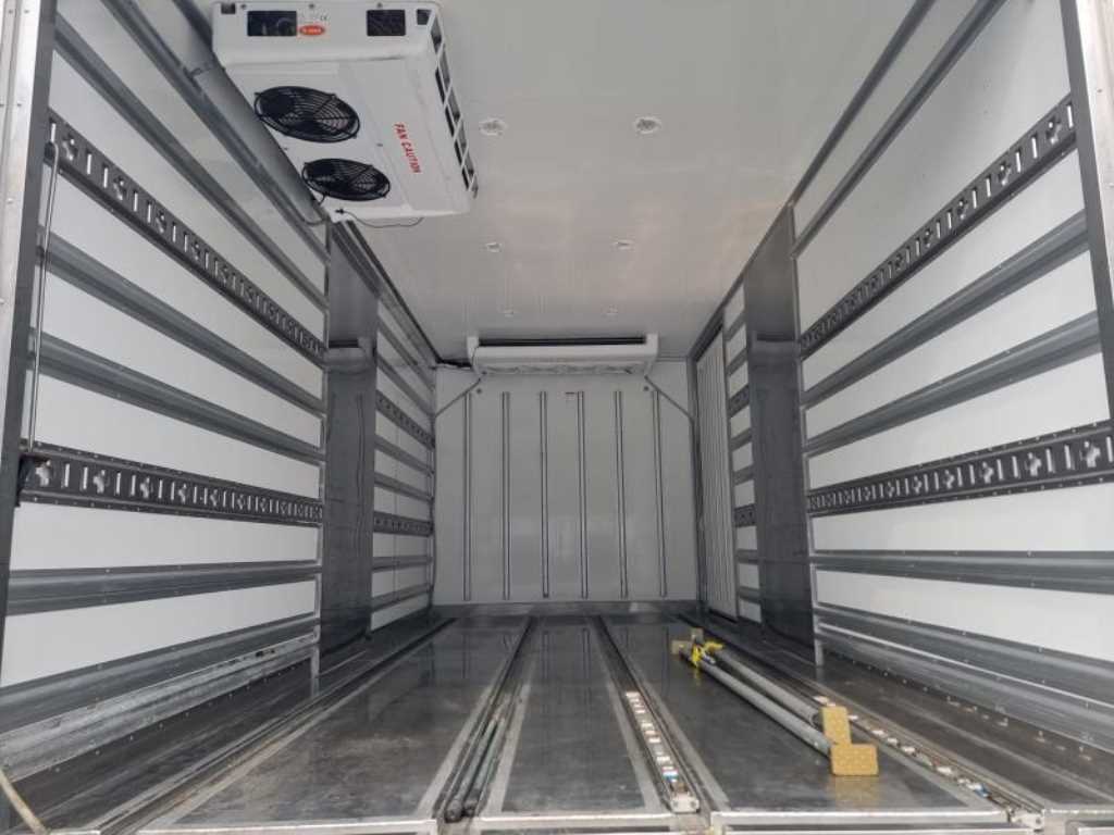 medium and large cargo truck - Vista 10