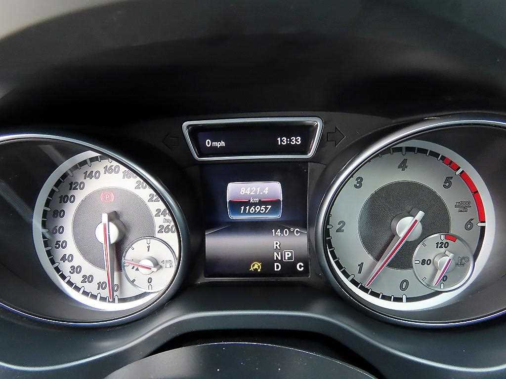 Mercedes Benz GLA Class - Vista 9