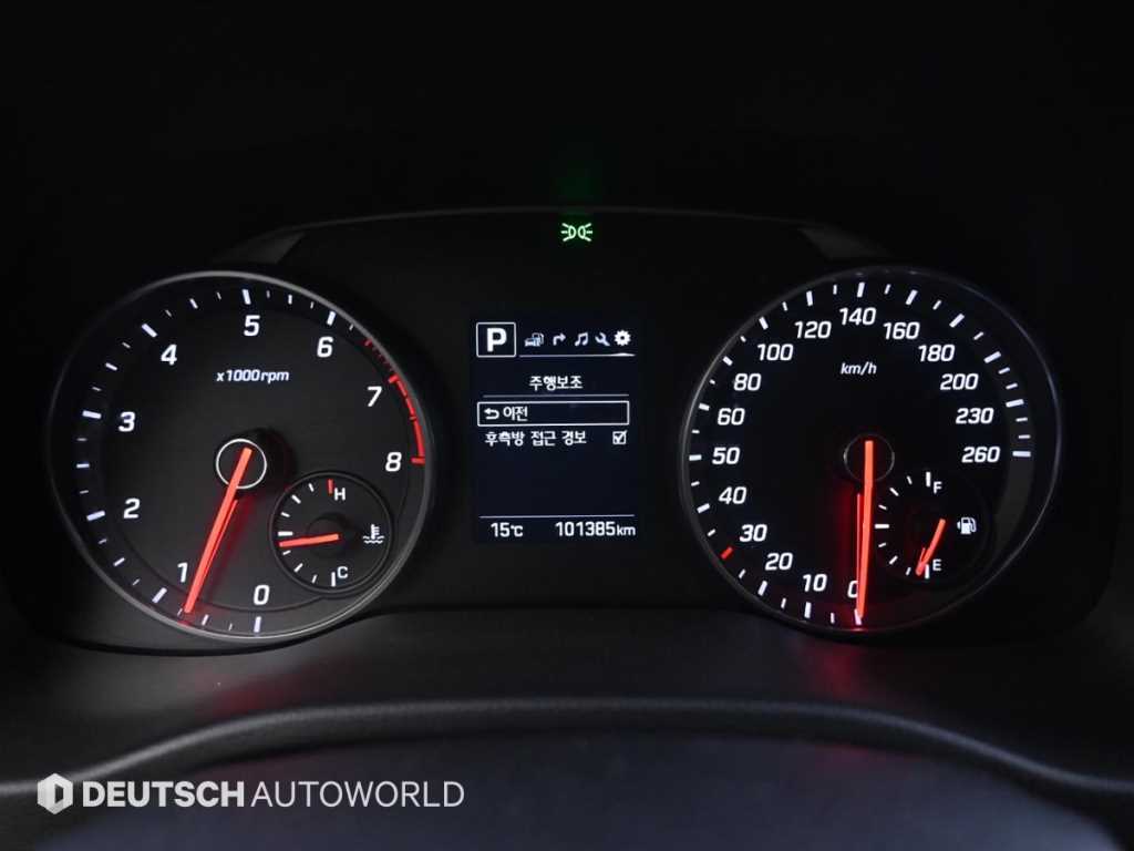 HYUNDAI Avante - Vista 8