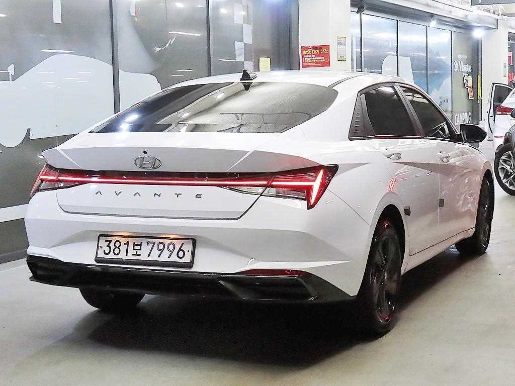 HYUNDAI Avante - Vista 4