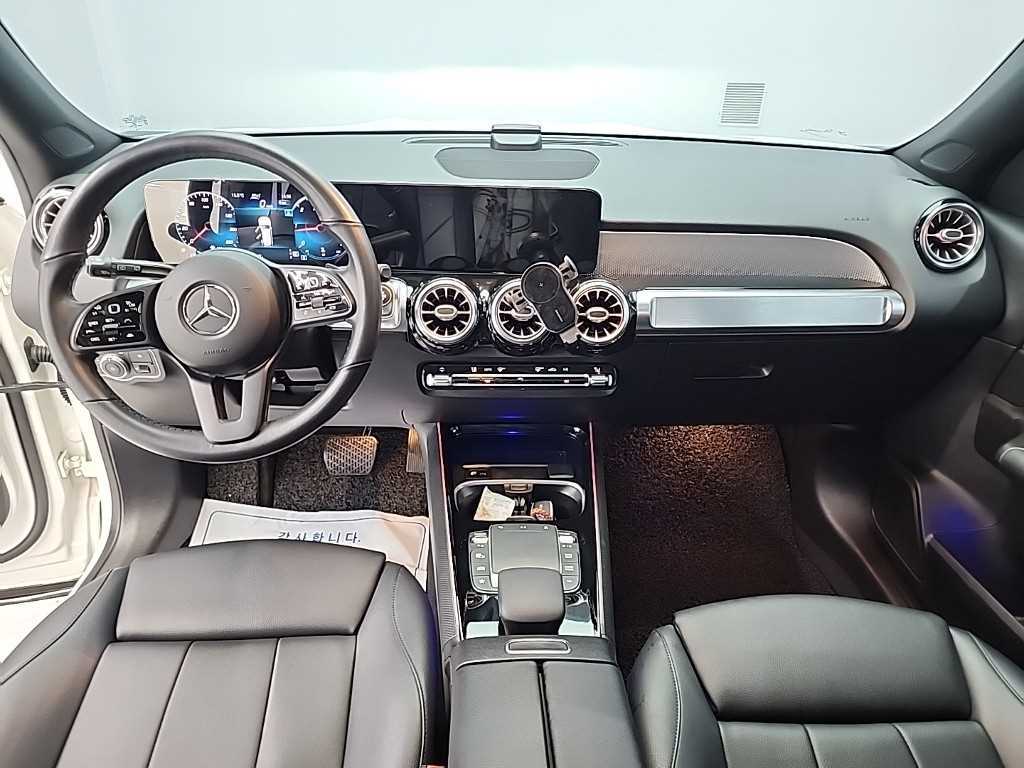 Mercedes Benz GLB Class - Vista 7