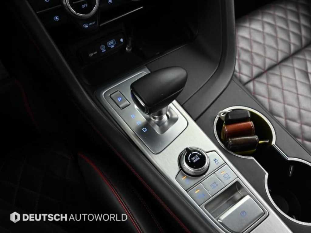 Genesis G70 - Vista 9