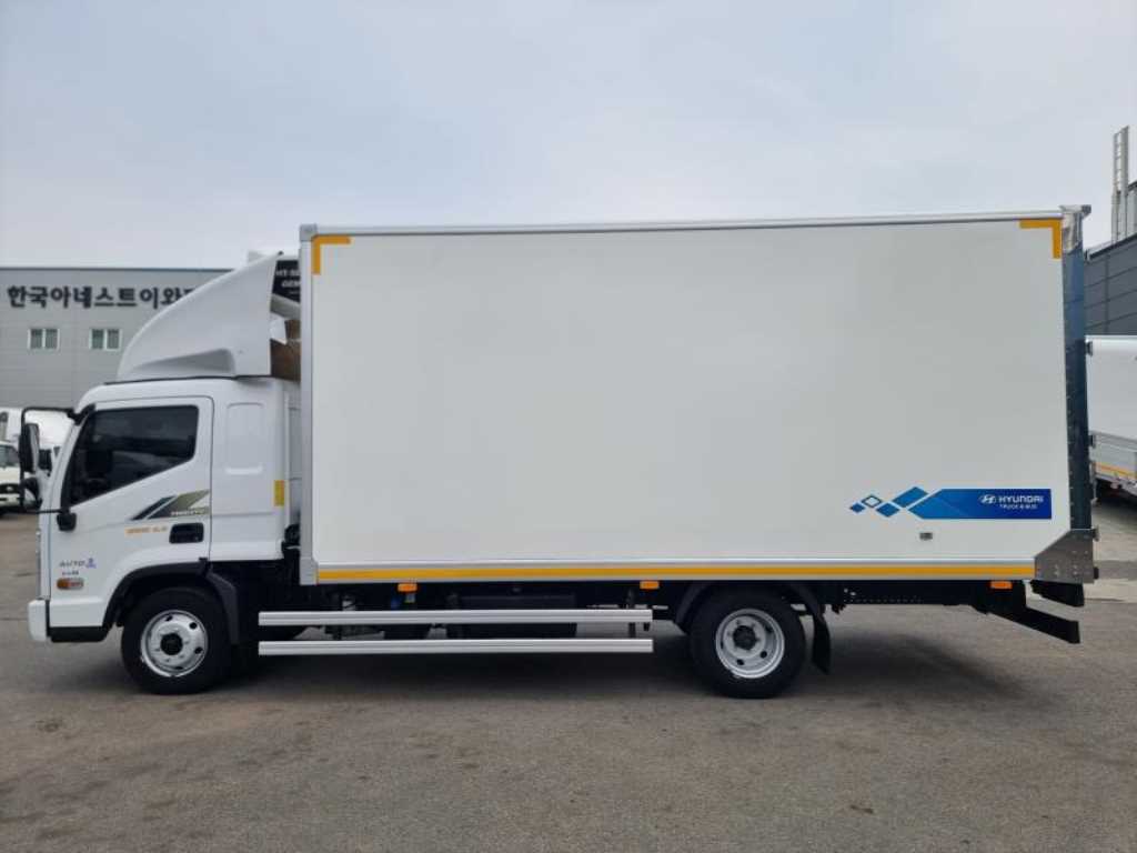 medium and large cargo truck - Vista 7