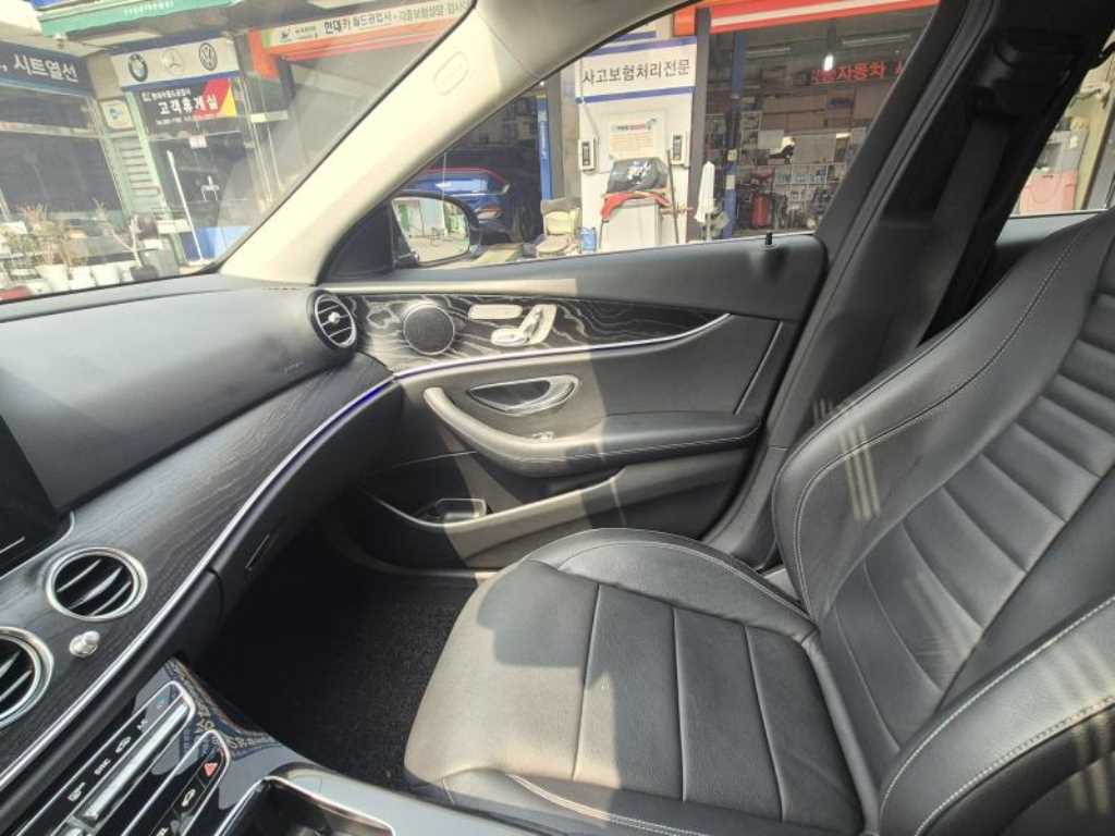 Mercedes Benz E class - Vista 10